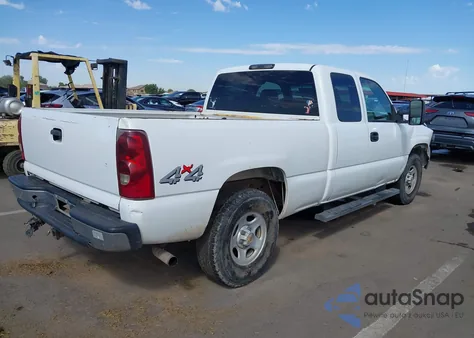 2003 Chevrolet Silverado 1500 z USA, uszkodzony, nr VIN 1GCEK19V63E360627